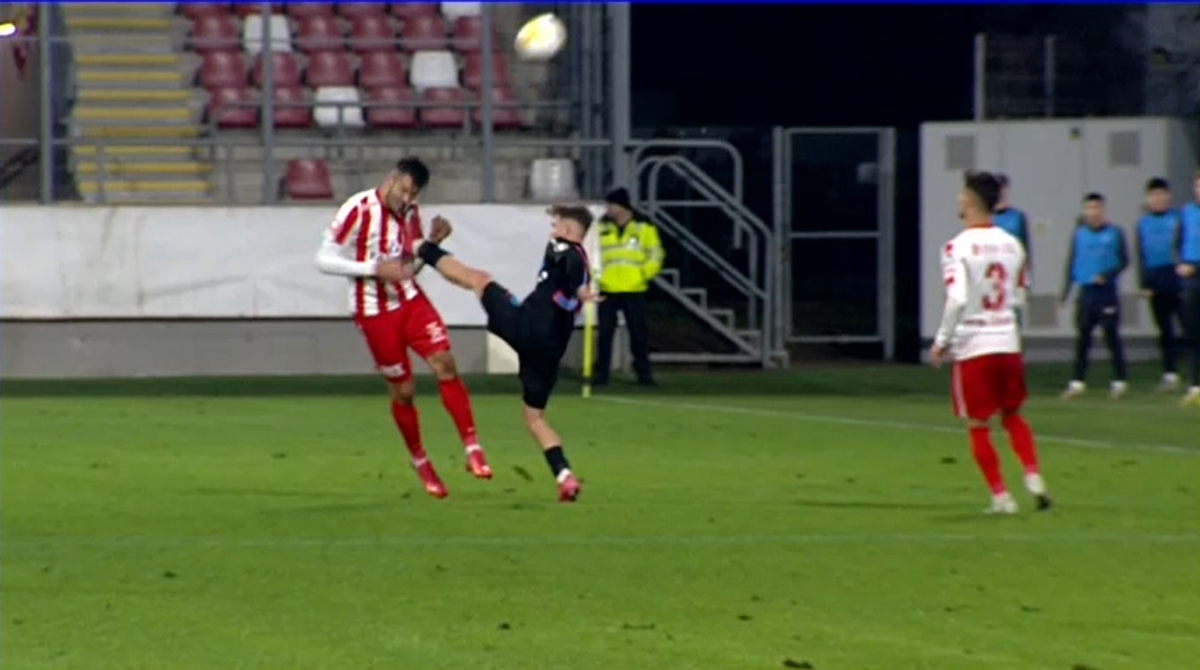 Fault violent în UTA - FCSB! La debut, tânărul de 18 ani al campioanei a văzut direct cartonașul roșu