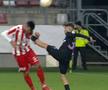 Imprudența lui Necșulescu a fost sancționată cu „roșu”, după verificarea fazei la VAR / Captură Digi Sport
