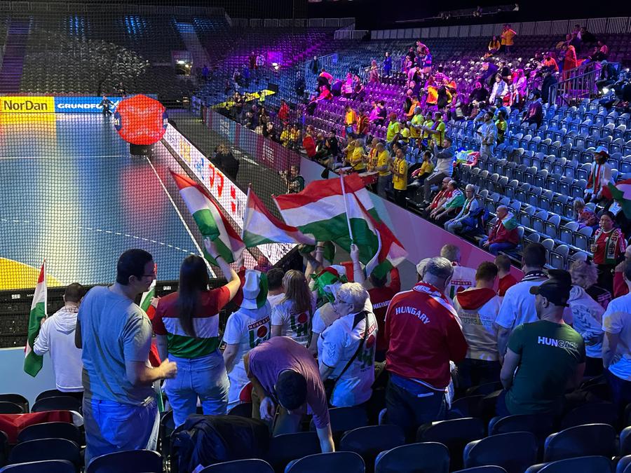 Fanii Ungariei la meciul cu România de la Rotterdam / FOTO: Ionuț Iordache (GSP.ro) Din nou, Ungaria trimite România acasă! Naționala tricoloră pierde și NU mai poate ajunge în sferturile de finală la Campionatul Mondial