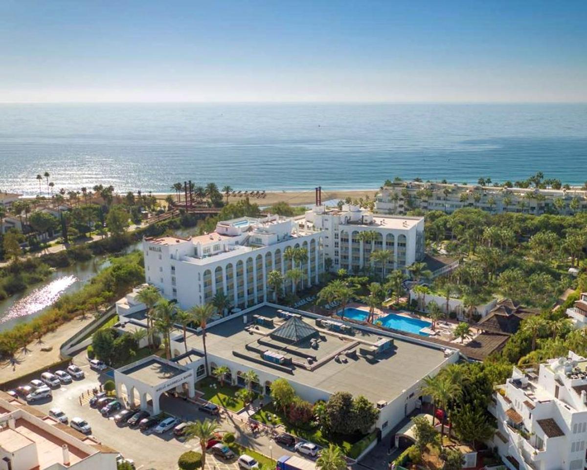 FCSB // FOTO Poftiți în cantonament! FCSB se cazează la unul dintre cele mai luxoase complexuri din Marbella: cum arată și cât costă