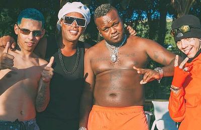 Ronaldinho a dat lovitura după ce a ieșit din închisoare! Cum a făcut brazilianul aproape 1 milion de euro