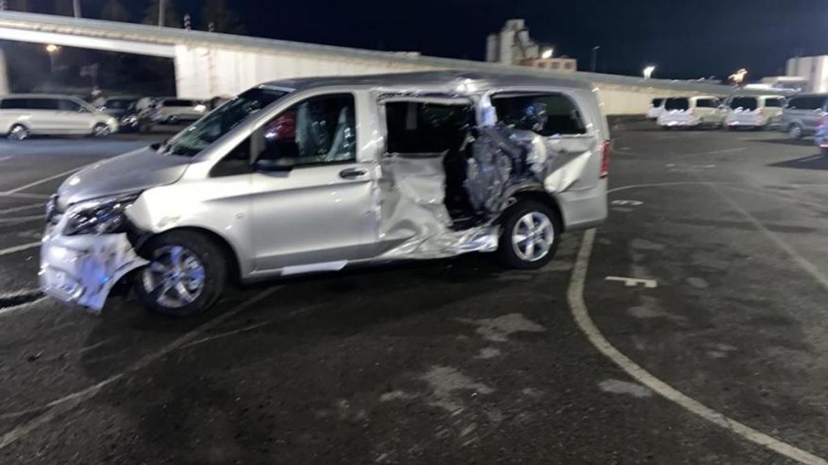 FOTO Un angajat concediat de Mercedes-Benz a făcut praf 69 de mașini de lux ale firmei