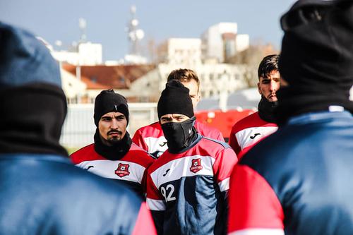 FC Hermannstadt s-a despărțit amiabil și de fundașul Angel Bastos (28 de ani). Jucătorul spaniol adus la începutul lui octombrie nu s-a adaptat și a acceptat rezilierea contractului