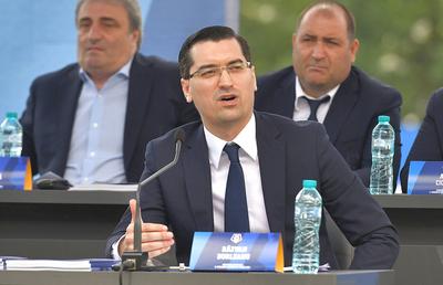 Schema incredibilă a lui Răzvan Burleanu » În timp ce fotbalul masculin se afundă tot mai grav, preşedintele FRF a crescut cu 140% masa de votanţi dinspre fotbalul feminin!