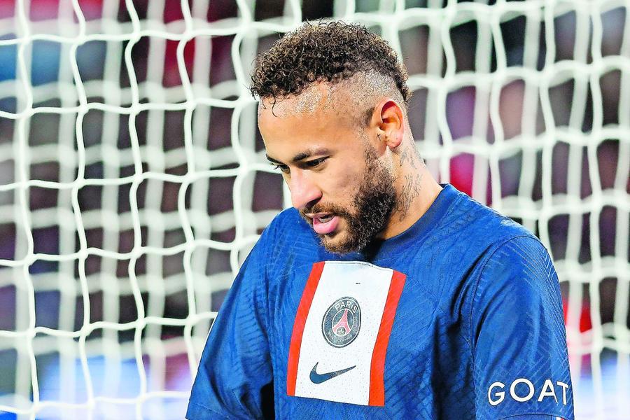 Neymar s-a fofilat de două ori la acest debut de an 2023. O dată de la înmormântarea lui Pelé, a doua de la meciul cu Lens Revelionul Parisului vesel