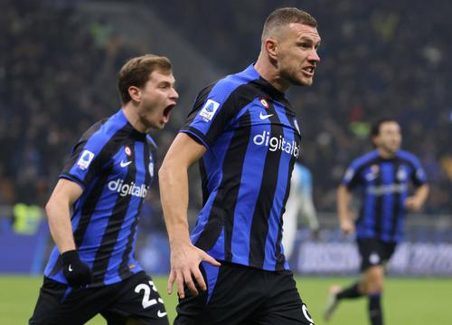 Inter și Napoli se întâlnesc astăzi, de la ora 21:45, în derby-ul etapei cu numărul 16 din Serie A. Partida va fi liveTEXT pe GSP.ro și televizată pe Orange Sport 1, Digi Sport 1 și Prima Sport.