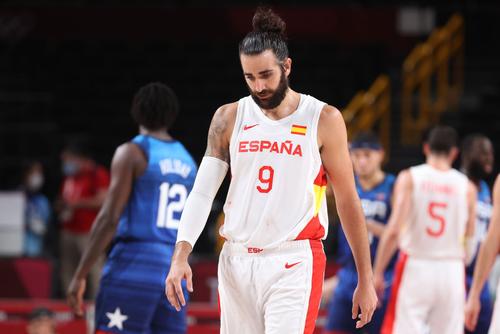 Baschetbalistul spaniol Ricky Rubio (33 de ani) și Cleveland Cavaliers au ajuns la un acord pentru terminarea contractului.