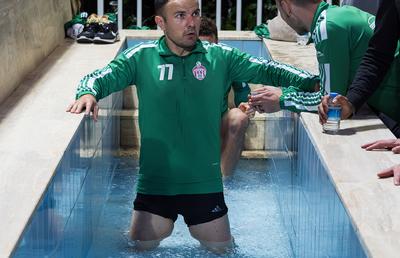 Sepsi Ice » Bernd Storck atacă play-off-ul cu „,metoda Wim Hof”: imagini tari surprinse de GSP în cantonamentul din Turcia