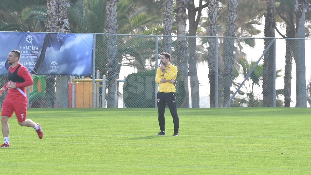 „Câinii” reînvață fotbalul și cum se marchează » Zeljko Kopic de la „Acesta nu e Dinamo!” la „Așa, dați gol, yes, yes, bravo!”