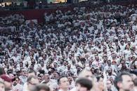 De pe altă planetă! Peste 20.000 de spectatori au creat o atmosferă senzațională la derby-ul orgoliilor din Euroligă