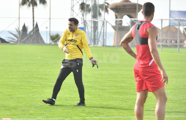 „Câinii” reînvață fotbalul și cum se marchează » Zeljko Kopic de la „Acesta nu e Dinamo!” la „Așa, dați gol, yes, yes, bravo!”