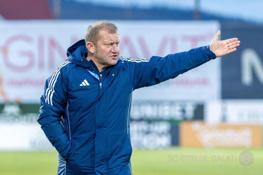 Dorinel Munteanu a dus-o pe Oțelul din Liga a 3-a până în prima divizie, apoi a plecat de la gălățeni din cauza problemelor financiare de la club / foto: Facebook @SC Oțelul Galați Rusescu face o propunere în direct: „Puneți-l antrenor pe Dorinel Munteanu și deveniți redutabili”