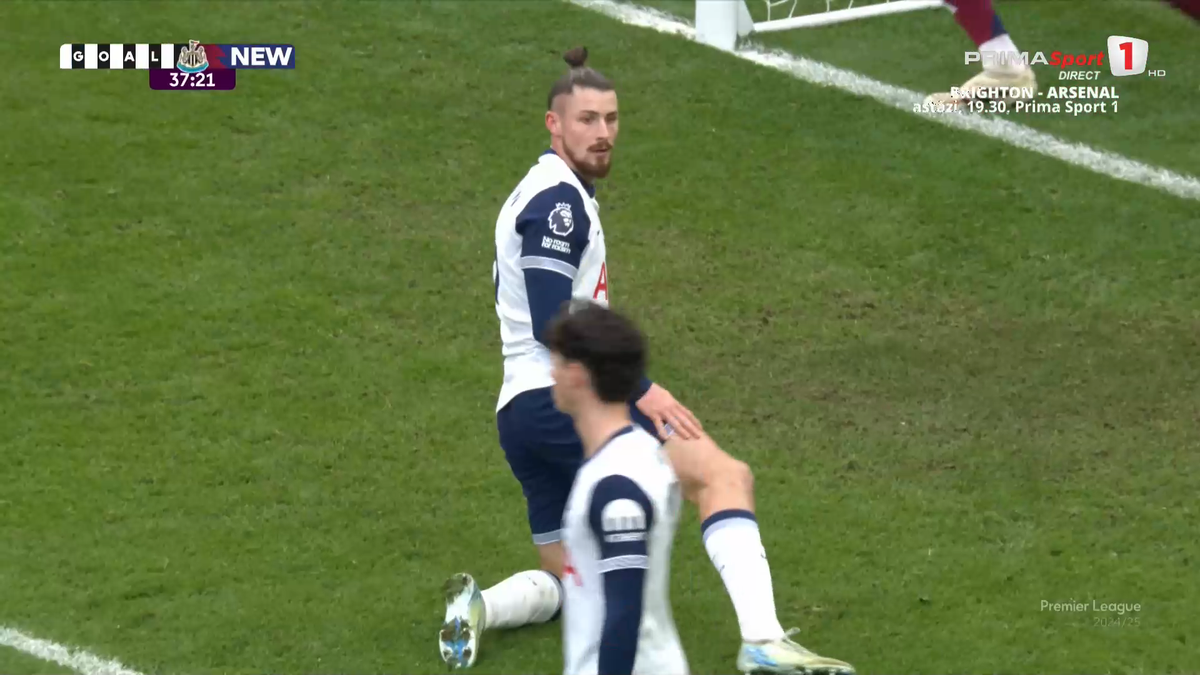 Nota lui Radu Drăgușin pentru prestația de coșmar din Tottenham - Newcastle » Postecoglou l-a schimbat la pauză, preferând să rămână fără stoperi de meserie!