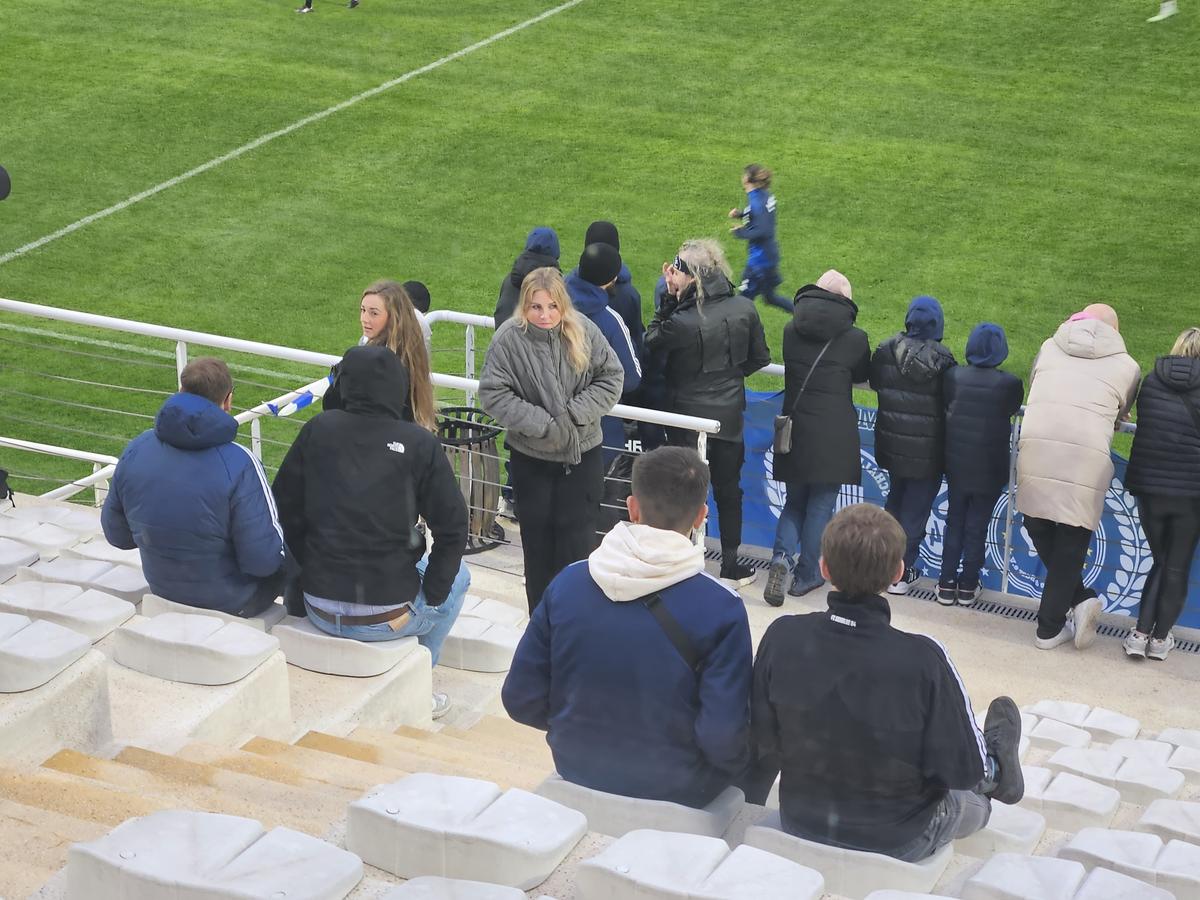 Pasiunea pură merge mai departe! GSP a urmărit un antrenament la clubul de tradiție cu 178.000 de membri cotizanți! Ce s-a ales de fosta campioană unde au jucat Deac, Marica, Neuer și Raul