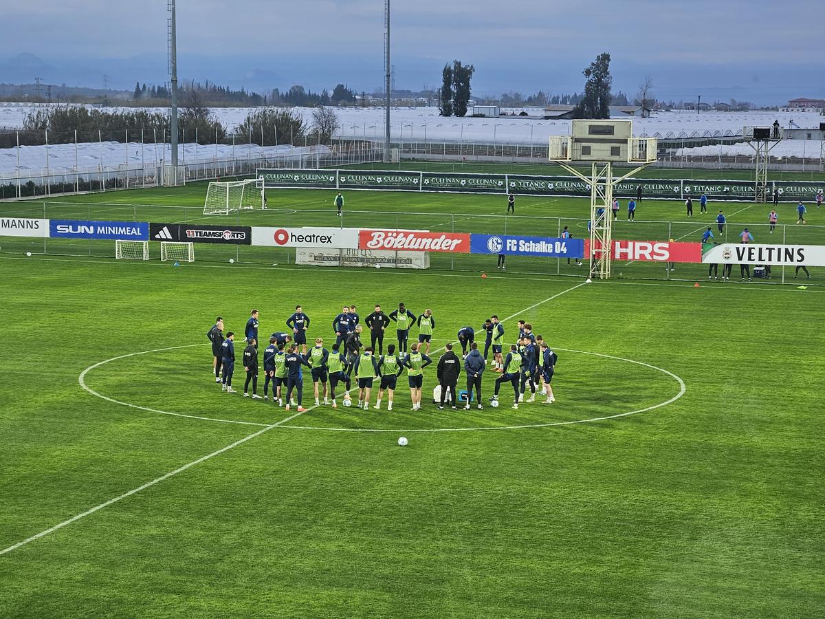Pasiunea pură merge mai departe! GSP a urmărit un antrenament la clubul de tradiție cu 178.000 de membri cotizanți! Ce s-a ales de fosta campioană unde au jucat Deac, Marica, Neuer și Raul
