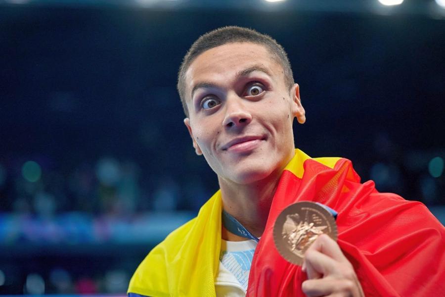 David Popovici cu medalia de aur de la JO Paris 2024 Foto: GSP David Popovici, „al doilea român din Roma”, după Chivu: „Mă bucur să fiu comparat cu el, dar nu este o competiție”