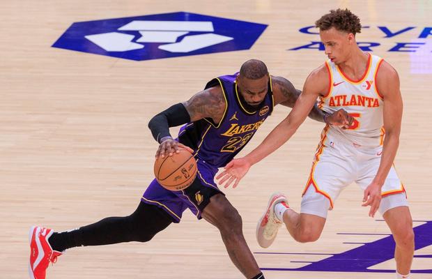 LeBron James a mai doborât un record al lui Michael Jordan