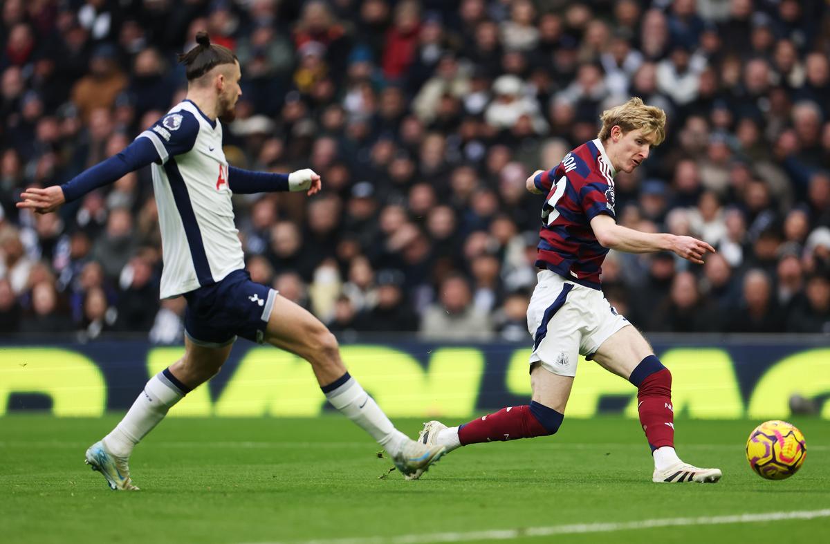 Tottenham - Newcastle 1-2 » Prăbușirea continuă și în noul an pentru Radu Drăgușin și Ange Postecoglou