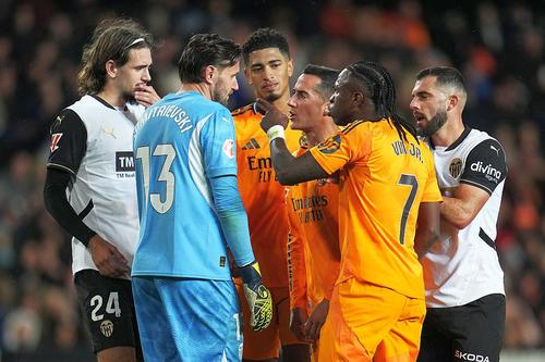 Stole Dimitrievski, în poarta Valenciei într-un meci cu Real Madrid // foto: Guliver/gettyimages