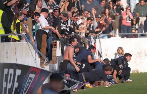 Un zid al stadionului s-a prăbușit în liga a treia portugheză // foto: X