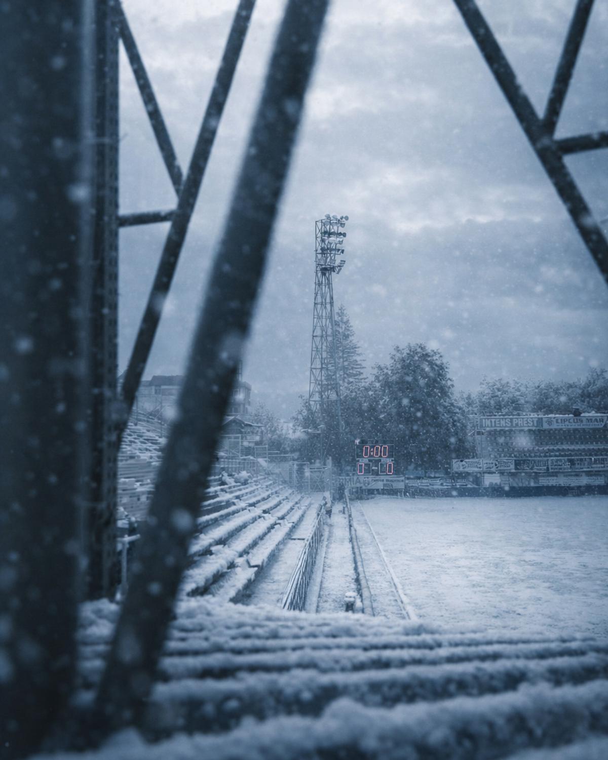 Superliga, îngropată în zăpadă! Cum ar arăta meciurile din România într-un scenariu de iarnă extremă