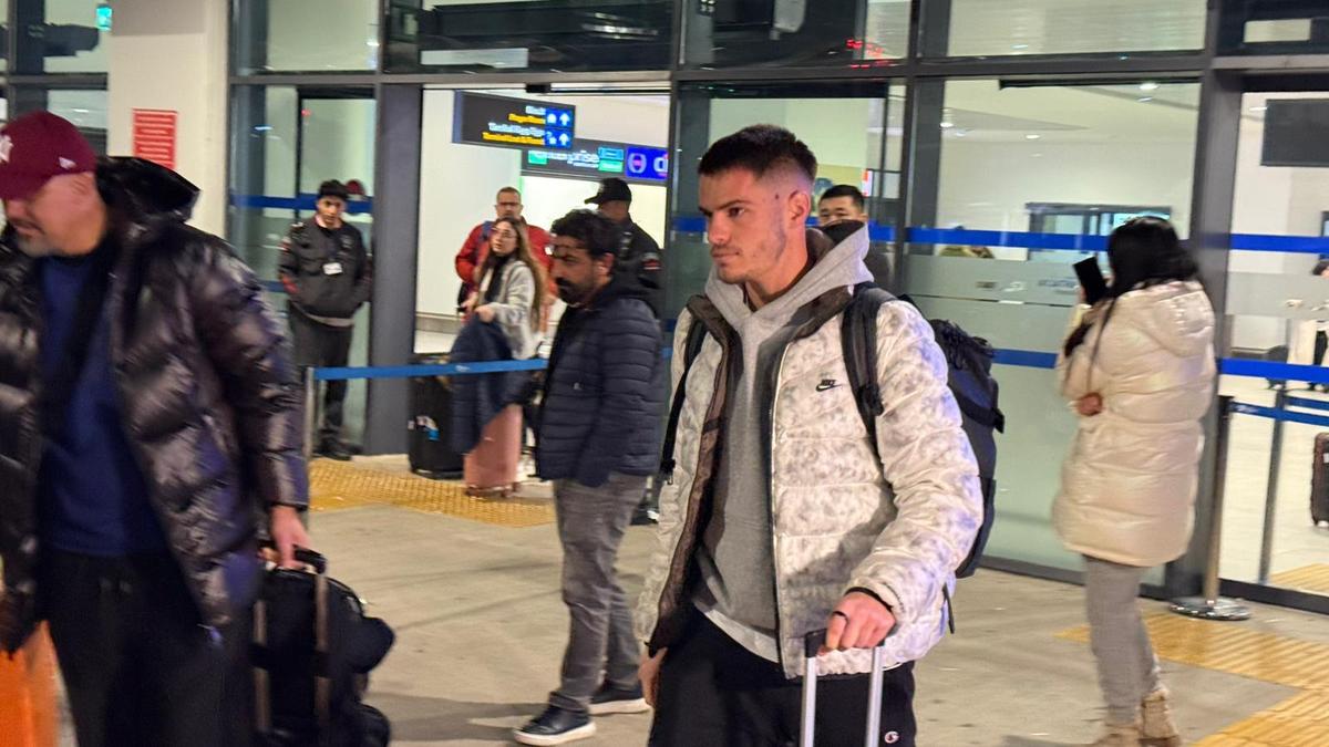 E gata! A aterizat în Antalya și semnează cu Rapid
