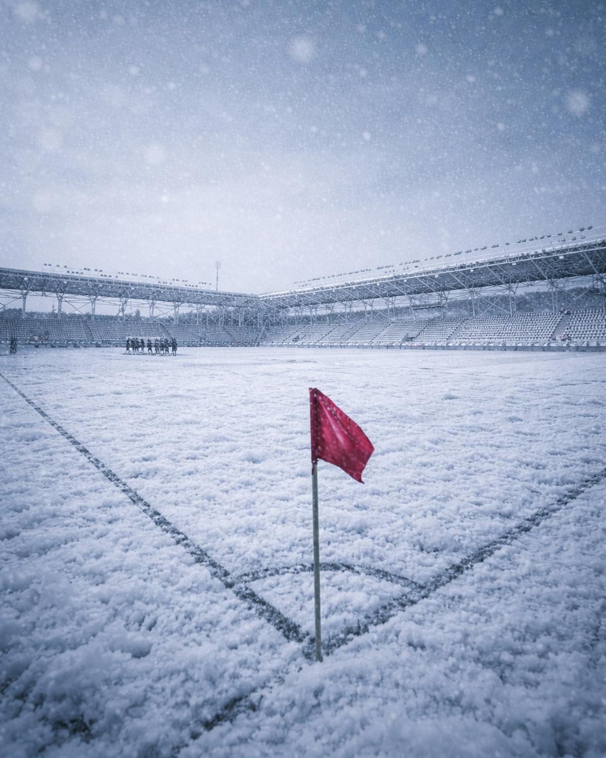Superliga, îngropată în zăpadă! Cum ar arăta meciurile din România într-un scenariu de iarnă extremă