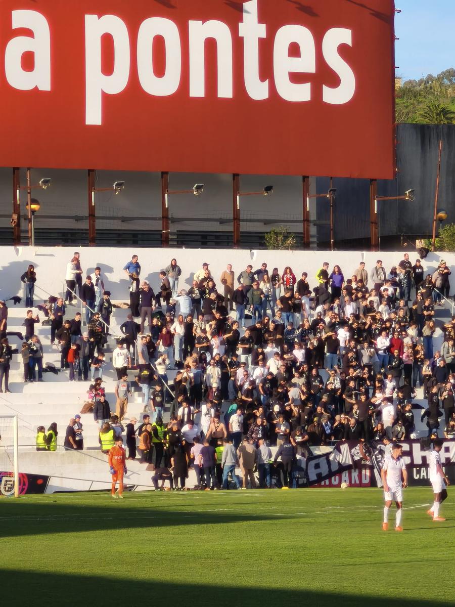 Panică în Portugalia: un zid al stadionului s-a prăbușit » Două persoane au fost rănite