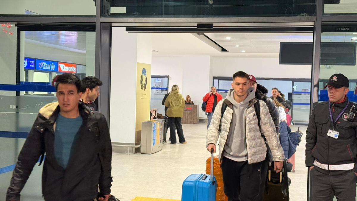 Daniel Paraschiv a ajuns în Turcia pentru a semna cu Rapid