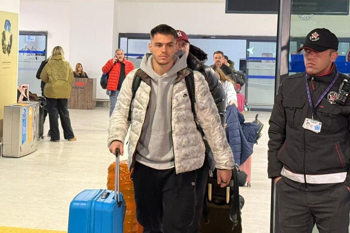E gata! A aterizat în Antalya și semnează cu Rapid