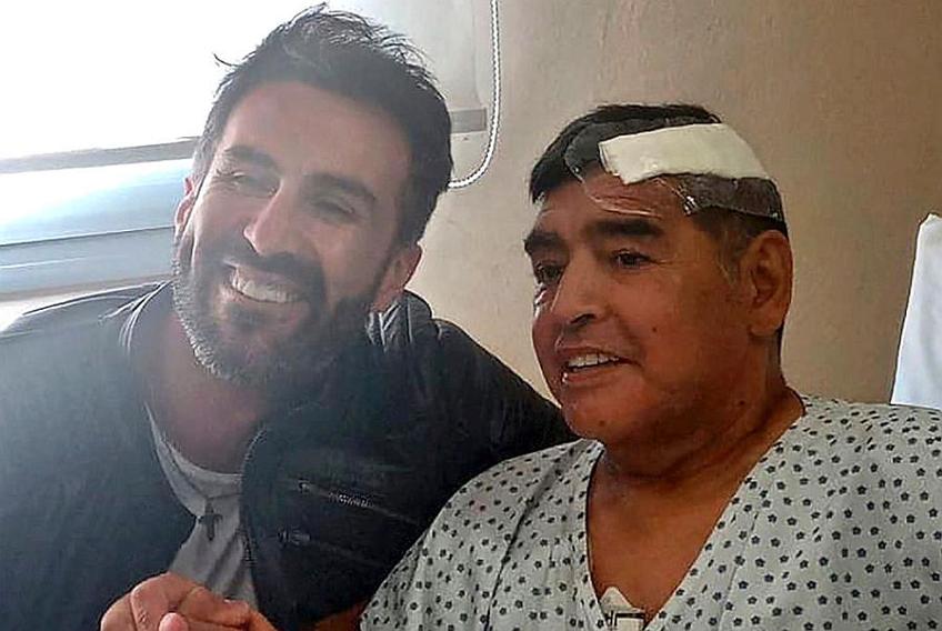 Diego Maradona și doctorul Leopoldo Luque