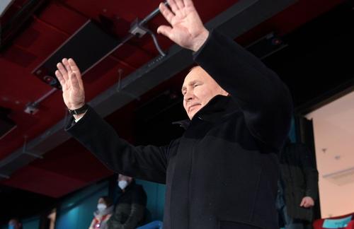 În timpul ceremoniei de deschidere a Jocurilor Olimpice de iarnă la Beijing, Vladimir Putin (69 de ani), președintele Rusiei, a adormit în momentul în care delegația Ucrainei defila. Foto: Imago
