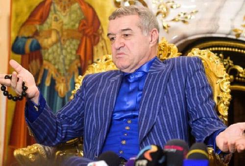 În momentul în care consideră că un jucător nu e de FCSB, Becali nu ezită să-l „facă praf” în declarații, pentru a-l convinge să plece / Sursă foto: GSP
