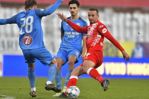 Asen Chandarov, în centru, a părăsit Academica Clinceni în această iarnă // foto: Imago Images