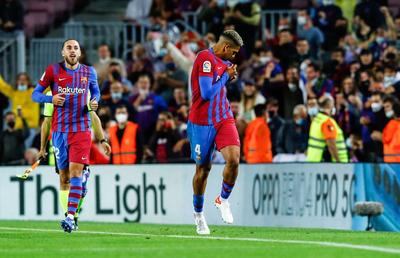 Manchester United și Manchester City vor un fundaș de la Barcelona! Fotbalistul a refuzat recent prelungirea contractului