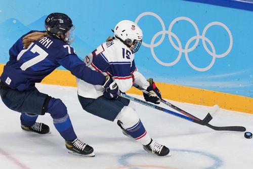 Susanna Tapani (stânga) a marcat golurile Finlandei cu SUA // foto: Imago Images