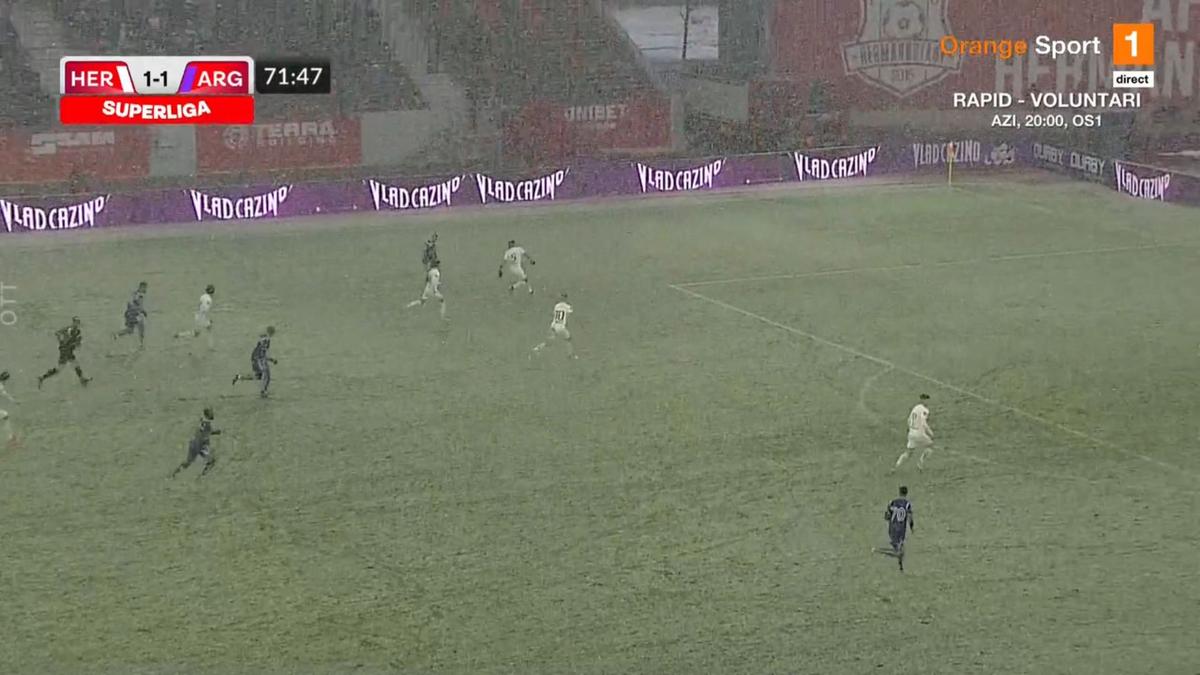 Hermannstadt - FC Argeș 1-1 » Remiză pe „derdelușul” de la Sibiu, într-o partidă jucată pe două anotimpuri