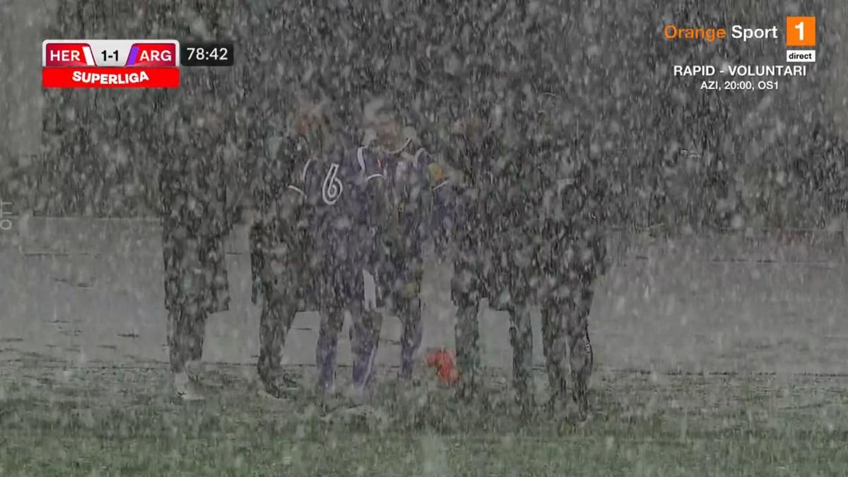 Hermannstadt - FC Argeș 1-1 » Remiză pe „derdelușul” de la Sibiu, într-o partidă jucată pe două anotimpuri