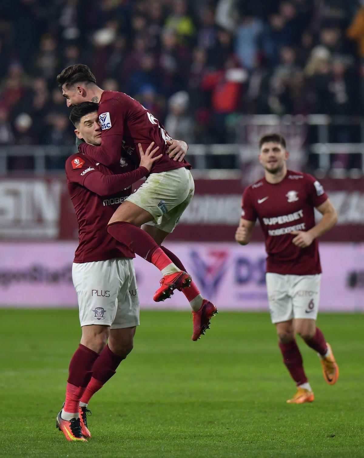 Consens între Răducioiu și Gică Popescu » Fotbalistul din SuperLigă care i-a impresionat: „Nu o spun eu, o spunea Cruyff”