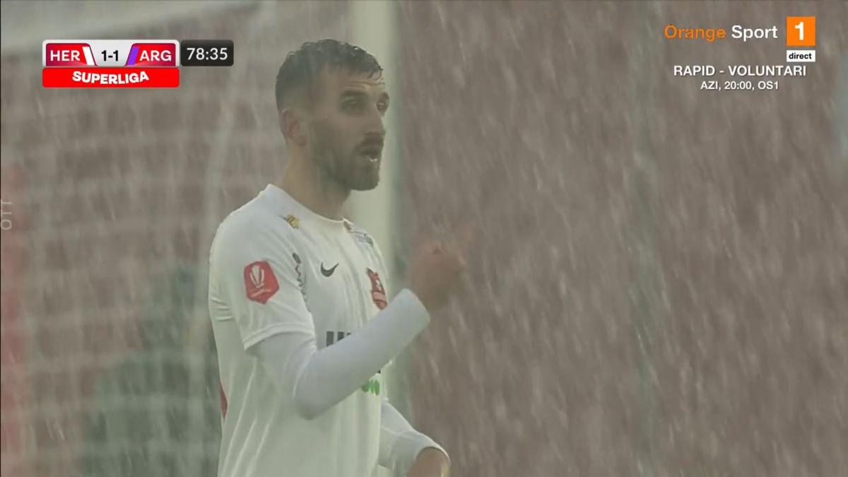 Hermannstadt - FC Argeș 1-1 » Remiză pe „derdelușul” de la Sibiu, într-o partidă jucată pe două anotimpuri
