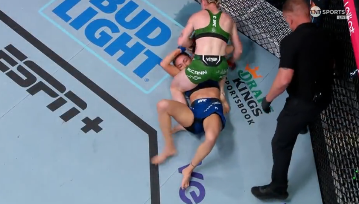 Diana Belbiță, zdrobită în UFC » Învinsă prin submisie chiar în finalul primei runde