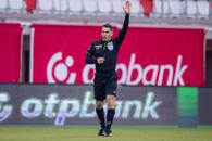 Decizie halucinantă a lui Kovacs în Sepsi - Craiova » A dat penalty la fault în atac!
