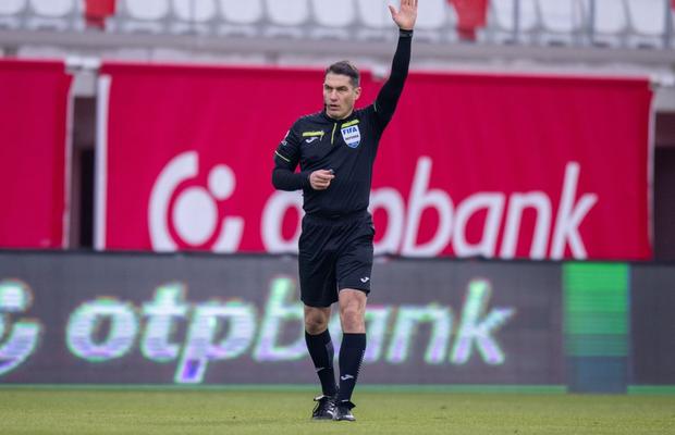 Decizie halucinantă a lui Kovacs în Sepsi - Craiova » A dat penalty la fault în atac!