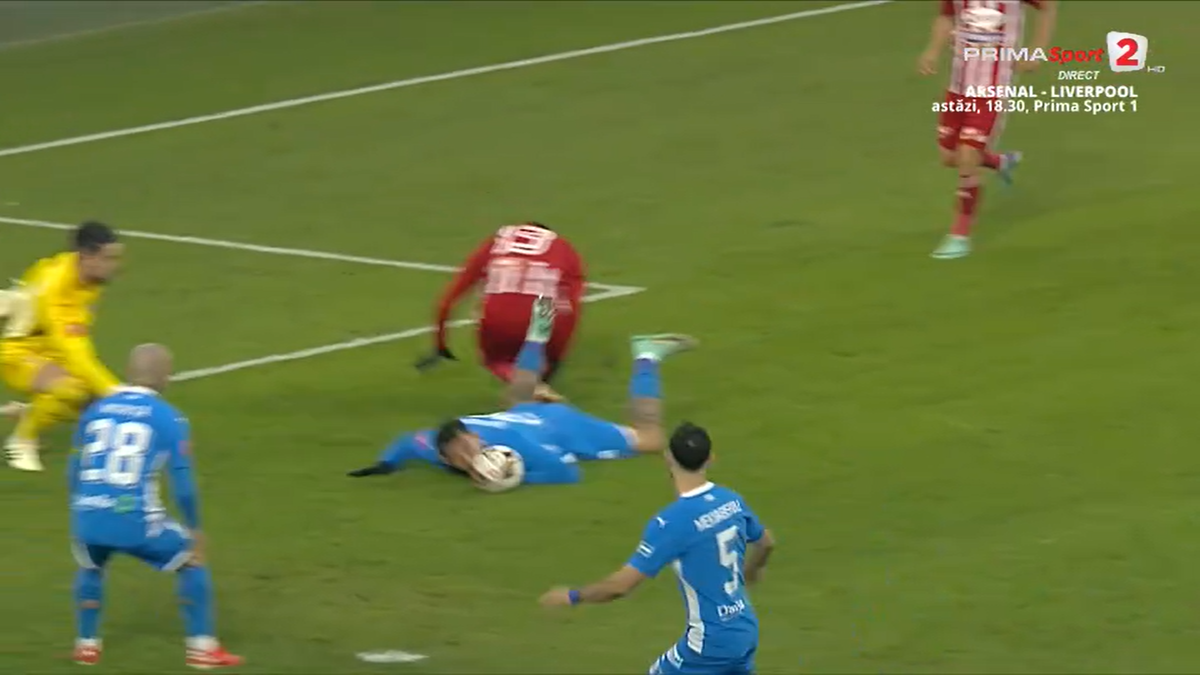 Decizie halucinantă a lui Kovacs în Sepsi - Craiova » A dat penalty la fault în atac!