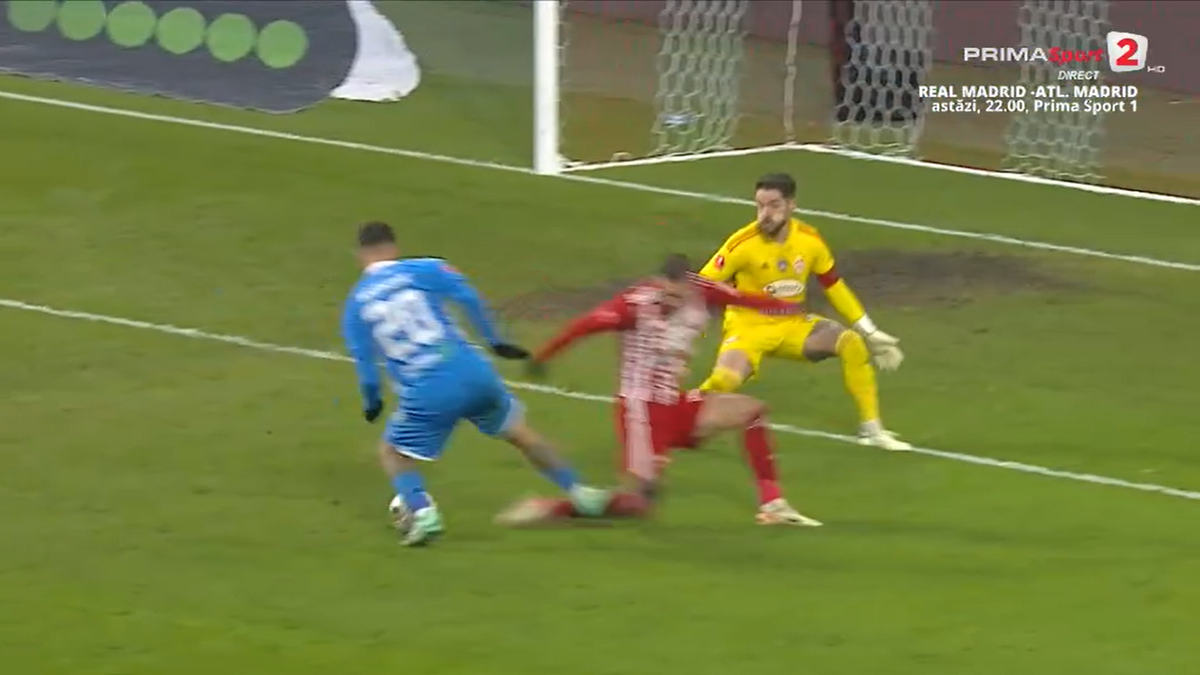 Decizie halucinantă a lui Kovacs în Sepsi - Craiova » A dat penalty la fault în atac!