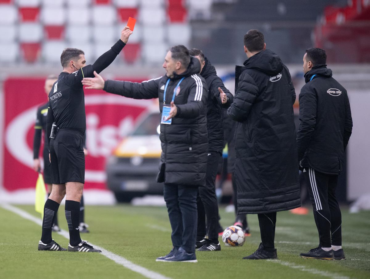 Istvan Kovacs omoară meciurile! Câte gafe majore de arbitraj a adunat în ultimele cinci sezoane de Superligă » Singurul „central” din istorie notat cu ZERO de GSP