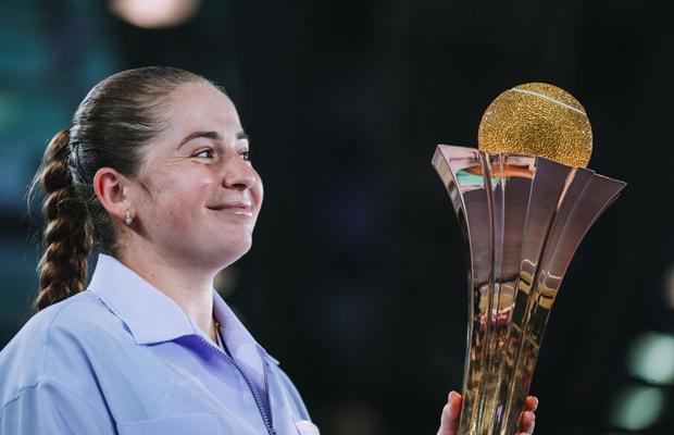 Jelena Ostapenko, jucătoarea începutului de an: 4 finale și 3 titluri » „Îmi plac lucrurile strălucitoare”