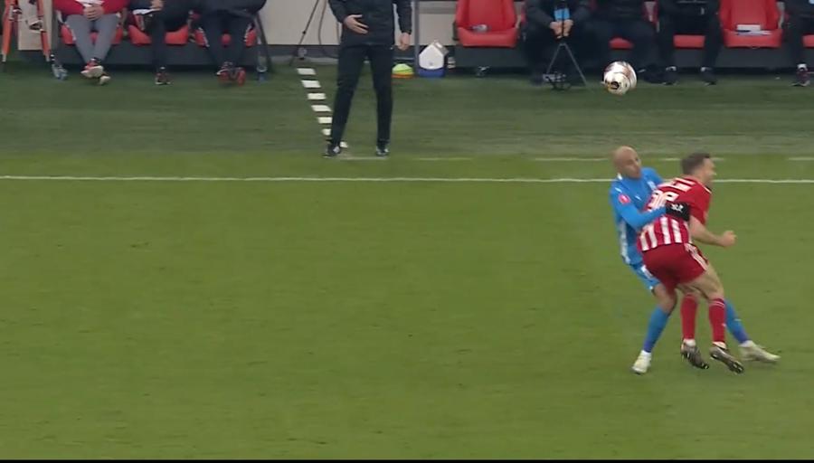 GSP i-a dat nota 1 lui Istvan Kovacs, după ce a făcut ZOB duelul Sepsi - Universitatea Craiova! Două penalty-uri refuzate gazdelor, 6 erori grave de arbitraj!