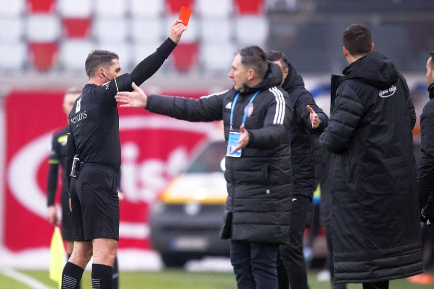 Arbitrajul lui Istvan Kovacs i-a scos din minți pe covăsneni / FOTO: Raed Krishan