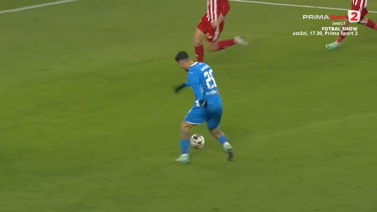 Decizie halucinantă a lui Kovacs în Sepsi - Craiova » A dat penalty la fault în atac!